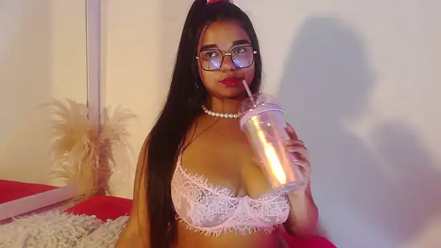 Zafiro Evans online show from November 28, 2025, 6:30 pm