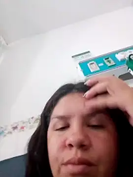 kari 24 online show from November 18, 2025, 2:53 pm