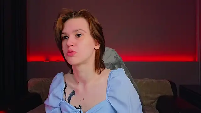 Snapshot of LoraPuffs chatting on May 21, 2026, 2:25 pm LoraPuffs online show from May 21, 2026, 2:25 pm