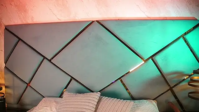 Snapshot of _giggy_2 chatting on December 3, 2025, 11:42 am giggy 2 online show from December 3, 2025, 11:42 am