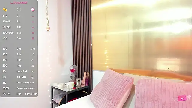 Snapshot of LunaaMorena chatting on November 22, 2025, 1:32 pm LunaaMorena online show from November 22, 2025, 1:32 pm