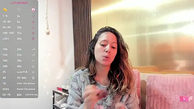 Snapshot of LunaaMorena chatting on November 25, 2025, 1:22 pm LunaaMorena online show from November 25, 2025, 1:22 pm