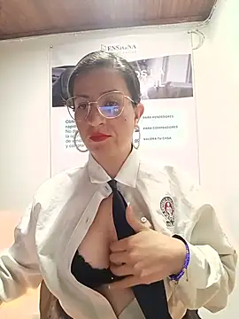 Snapshot of Valentina--1 chatting on June 17, 2026, 10:14 am Valentina--1 online show from June 17, 2026, 10:14 am