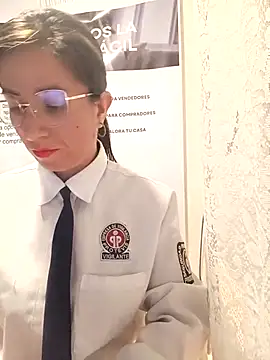 Snapshot of Valentina--1 chatting on March 10, 2026, 10:08 am Valentina--1 online show from March 10, 2026, 10:08 am