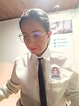 Snapshot of Valentina--1 chatting on June 27, 2026, 10:21 am Valentina--1 online show from June 27, 2026, 10:21 am