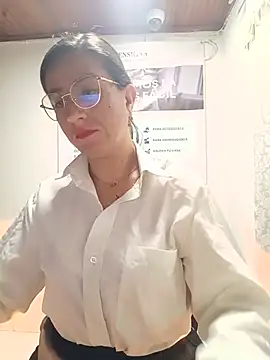 Snapshot of Valentina--1 chatting on June 30, 2026, 10:26 am Valentina--1 online show from June 30, 2026, 10:26 am