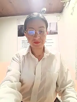 Snapshot of Valentina--1 chatting on June 29, 2026, 10:11 am Valentina--1 online show from June 29, 2026, 10:11 am