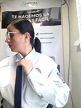 Snapshot of Valentina--1 chatting on February 10, 2026, 12:04 pm Valentina--1 online show from February 10, 2026, 12:04 pm