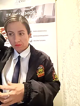 Snapshot of Valentina--1 chatting on March 5, 2026, 9:28 am Valentina--1 online show from March 5, 2026, 9:28 am