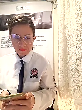 Snapshot of Valentina--1 chatting on March 20, 2026, 10:05 am Valentina--1 online show from March 20, 2026, 10:05 am