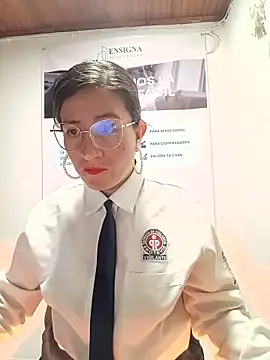 Snapshot of Valentina--1 chatting on June 12, 2026, 10:13 am Valentina--1 online show from June 12, 2026, 10:13 am