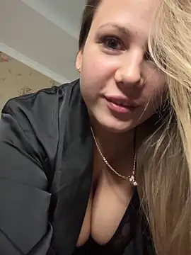 Snapshot of SexyFray_85D chatting on October 27, 2025, 3:46 pm SexyFray 85D online show from October 27, 2025, 3:46 pm