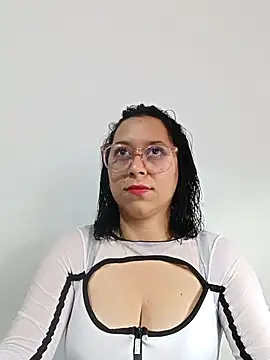 Snapshot of Caroline-17 chatting on November 28, 2025, 6:19 pm Caroline-17 online show from November 28, 2025, 6:19 pm