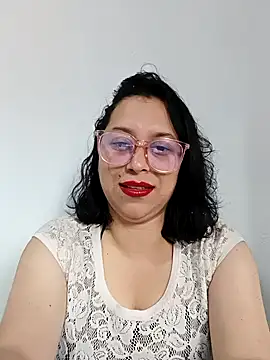 Snapshot of Caroline-17 chatting on November 27, 2025, 6:08 pm Caroline-17 online show from November 27, 2025, 6:08 pm