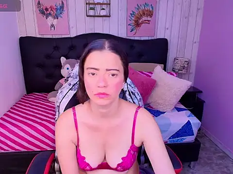 Snapshot of _Rachel_Jones_ chatting on February 28, 2026, 10:20 pm Rachel Jones online show from February 28, 2026, 10:20 pm