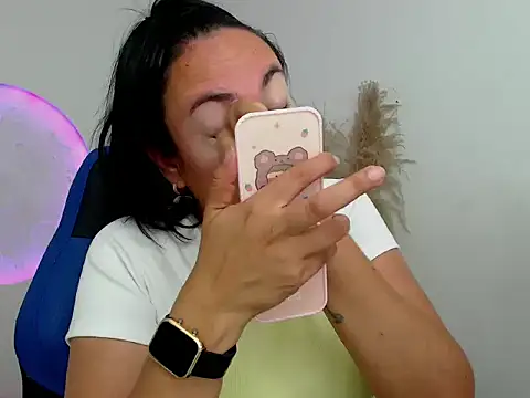 Snapshot of Yadis_hot chatting on November 15, 2025, 8:57 pm Yadis hot online show from November 15, 2025, 8:57 pm