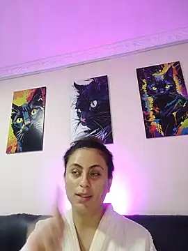 Snapshot of Caroline_Jons chatting on November 12, 2025, 12:53 pm Caroline Jons online show from November 12, 2025, 12:53 pm