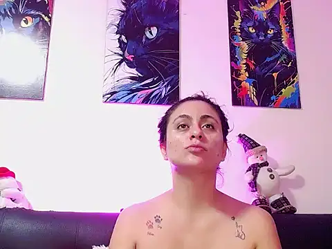 Snapshot of Caroline_Jons chatting on November 30, 2025, 11:11 am Caroline Jons online show from November 30, 2025, 11:11 am