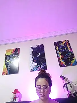 Snapshot of Caroline_Jons chatting on December 14, 2025, 10:43 am Caroline Jons online show from December 14, 2025, 10:43 am