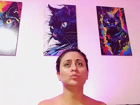 Snapshot of Caroline_Jons chatting on November 5, 2025, 1:58 pm Caroline Jons online show from November 5, 2025, 1:58 pm