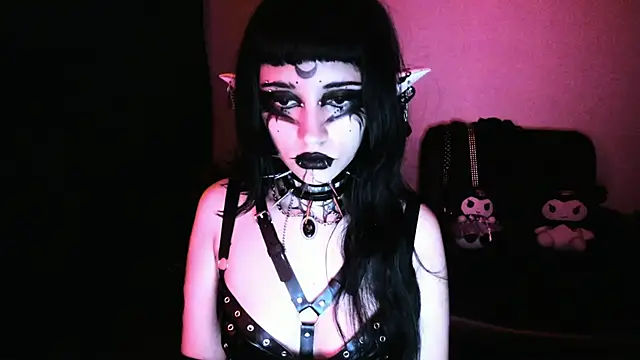 Yueeclipsa online show from February 16, 2026, 4:44 am