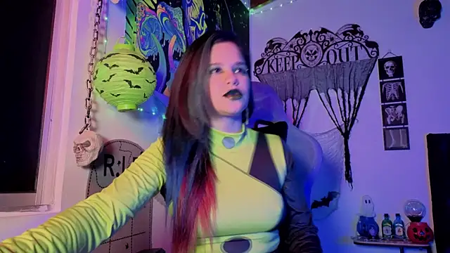 Snapshot of AshGraven chatting on October 28, 2025, 4:02 am AshGraven online show from October 28, 2025, 4:02 am