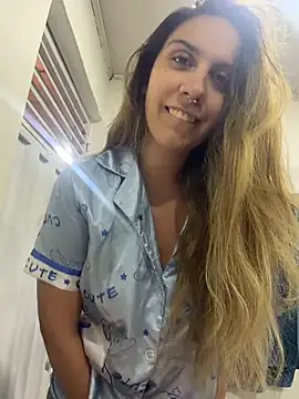 Snapshot of sarah_honey__ chatting on March 6, 2026, 2:23 pm sarah honey online show from March 6, 2026, 2:23 pm