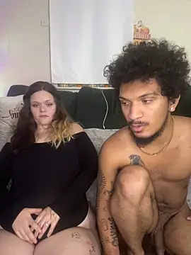 Starryluvvy23 online show from November 19, 2025, 4:45 am