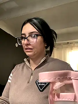 Snapshot of Kloe_Novoa chatting on November 21, 2025, 12:37 pm Kloe Novoa online show from November 21, 2025, 12:37 pm