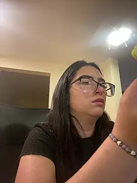 Kloe Novoa online show from April 22, 2026, 12:56 pm