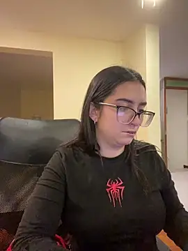 Kloe Novoa online show from May 6, 2026, 6:23 pm