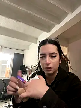 Snapshot of Kloe_Novoa chatting on December 15, 2025, 12:44 pm Kloe Novoa online show from December 15, 2025, 12:44 pm