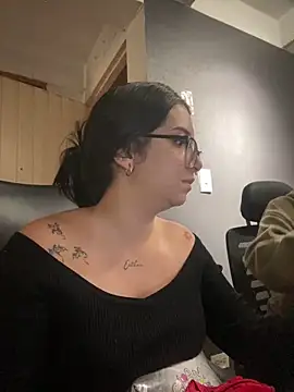 Kloe Novoa online show from February 2, 2026, 1:32 pm