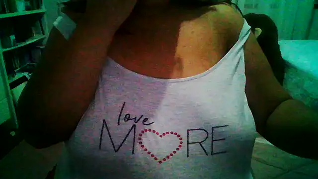 Snapshot of crazzyanne chatting on February 8, 2026, 4:43 am crazzyanne online show from February 8, 2026, 4:43 am