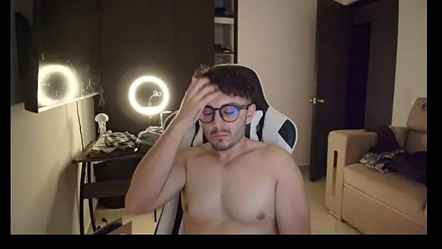 lionandreough online show from October 24, 2025, 6:12 am