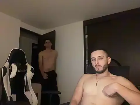 lionandreough online show from November 9, 2025, 1:20 am