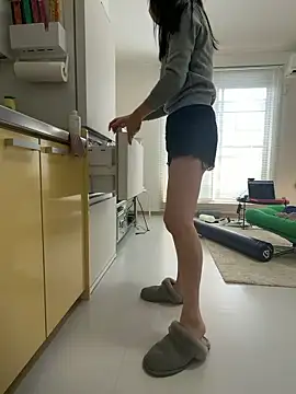 akimix xoxo online show from March 22, 2026, 5:00 am