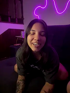 Hannahinfame online show from November 11, 2025, 5:24 am