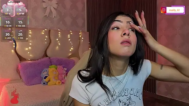 MAIILY TAY online show from March 4, 2026, 12:35 pm