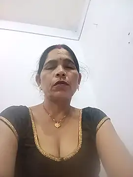 Snapshot of Indiangueen chatting on November 2, 2025, 7:52 pm Indiangueen online show from November 2, 2025, 7:52 pm