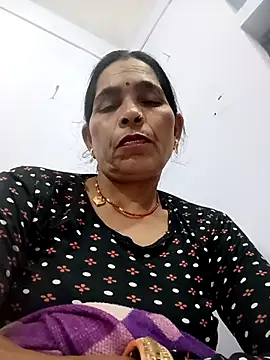 Snapshot of Indiangueen chatting on November 15, 2025, 3:49 pm Indiangueen online show from November 15, 2025, 3:49 pm