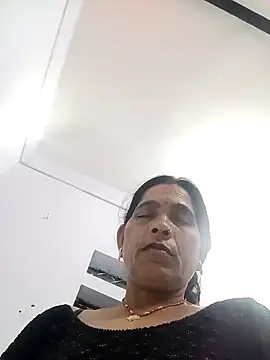 Snapshot of Indiangueen chatting on November 9, 2025, 9:19 pm Indiangueen online show from November 9, 2025, 9:19 pm