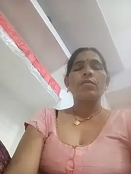 Snapshot of Indiangueen chatting on November 3, 2025, 6:44 pm Indiangueen online show from November 3, 2025, 6:44 pm