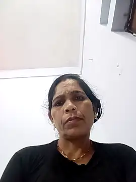 Snapshot of Indiangueen chatting on October 30, 2025, 7:22 pm Indiangueen online show from October 30, 2025, 7:22 pm