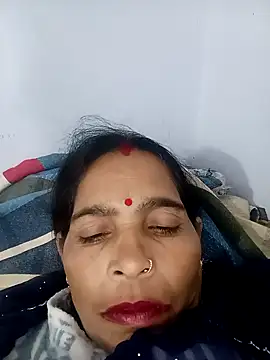 Snapshot of Indiangueen chatting on November 18, 2025, 5:05 pm Indiangueen online show from November 18, 2025, 5:05 pm