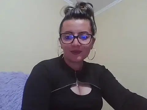 Snapshot of blondinaali chatting on October 26, 2025, 3:01 pm blondinaali online show from October 26, 2025, 3:01 pm