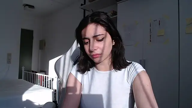 bellefleurrr online show from April 28, 2026, 5:28 pm
