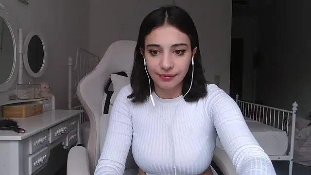bellefleurrr online show from May 6, 2026, 2:21 pm