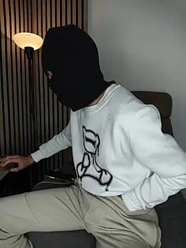 findomhot online show from December 15, 2025, 8:47 pm