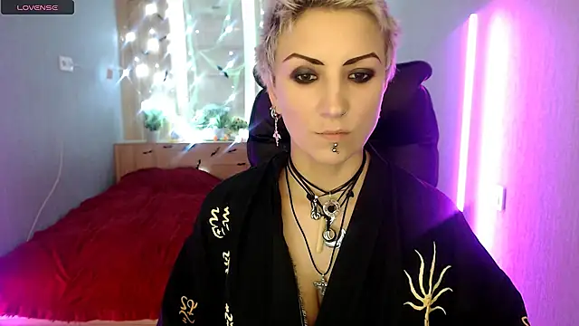 Snapshot of Sweet-n-Strong chatting on November 18, 2025, 1:03 pm Sweet-n-Strong online show from November 18, 2025, 1:03 pm